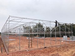 重慶渝北區(qū)連棟膜溫室施工現(xiàn)場(chǎng)